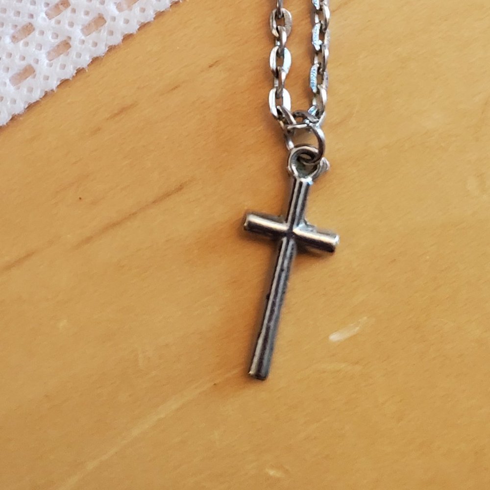 18" Silver Tone Religious Cross Pendant Necklace